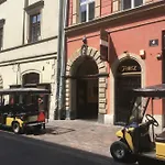 Slawkowska Next To The Main Square By Kings Kraków